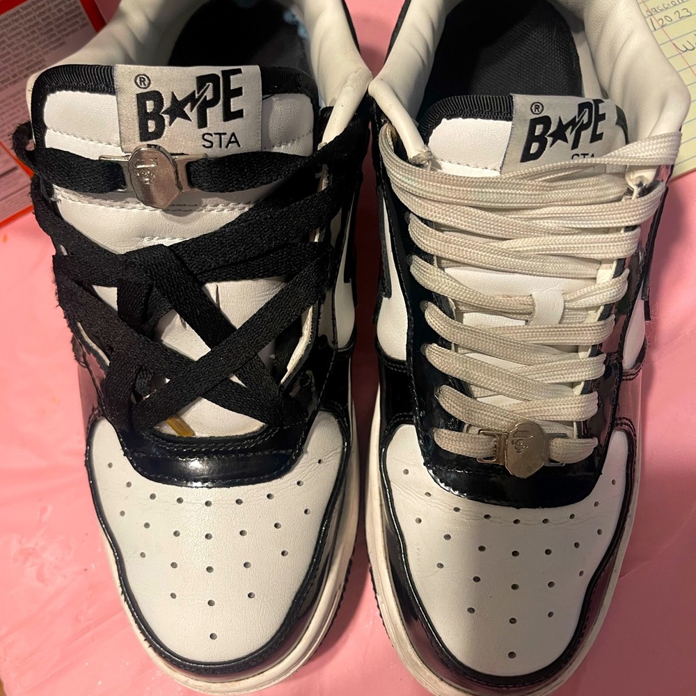 I’m selling my bapestas size 9.5 i don’t wear these anymore so i need them gone